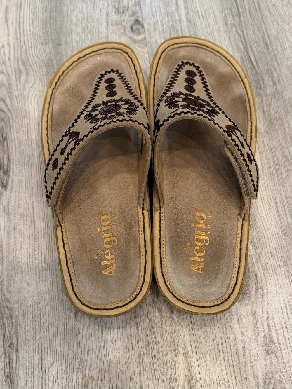 Alegria by PG Lite Embroidered Leather Thong Sandals Size 38‎